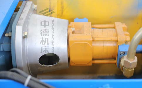 ZDPK-8025采用國(guó)內(nèi)一流品牌電機(jī)及油泵,動(dòng)力強(qiáng)勁,噪音低.jpg ZDPK-8025采用國(guó)內(nèi)一流品牌電機(jī)及油泵,動(dòng)力強(qiáng)勁,噪音低.jpg