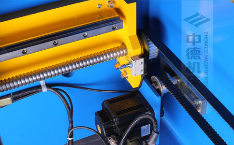 ZDPK-16032X軸配有滾珠絲桿及直線導軌,大功率伺服電機,鋼絲同步帶,能顯著提升X軸定位精度及速度 (2).jpg ZDPK-16032X軸配有滾珠絲桿及直線導軌,大功率伺服電機,鋼絲同步帶,能顯著提升X軸定位精度及速度 (2).jpg